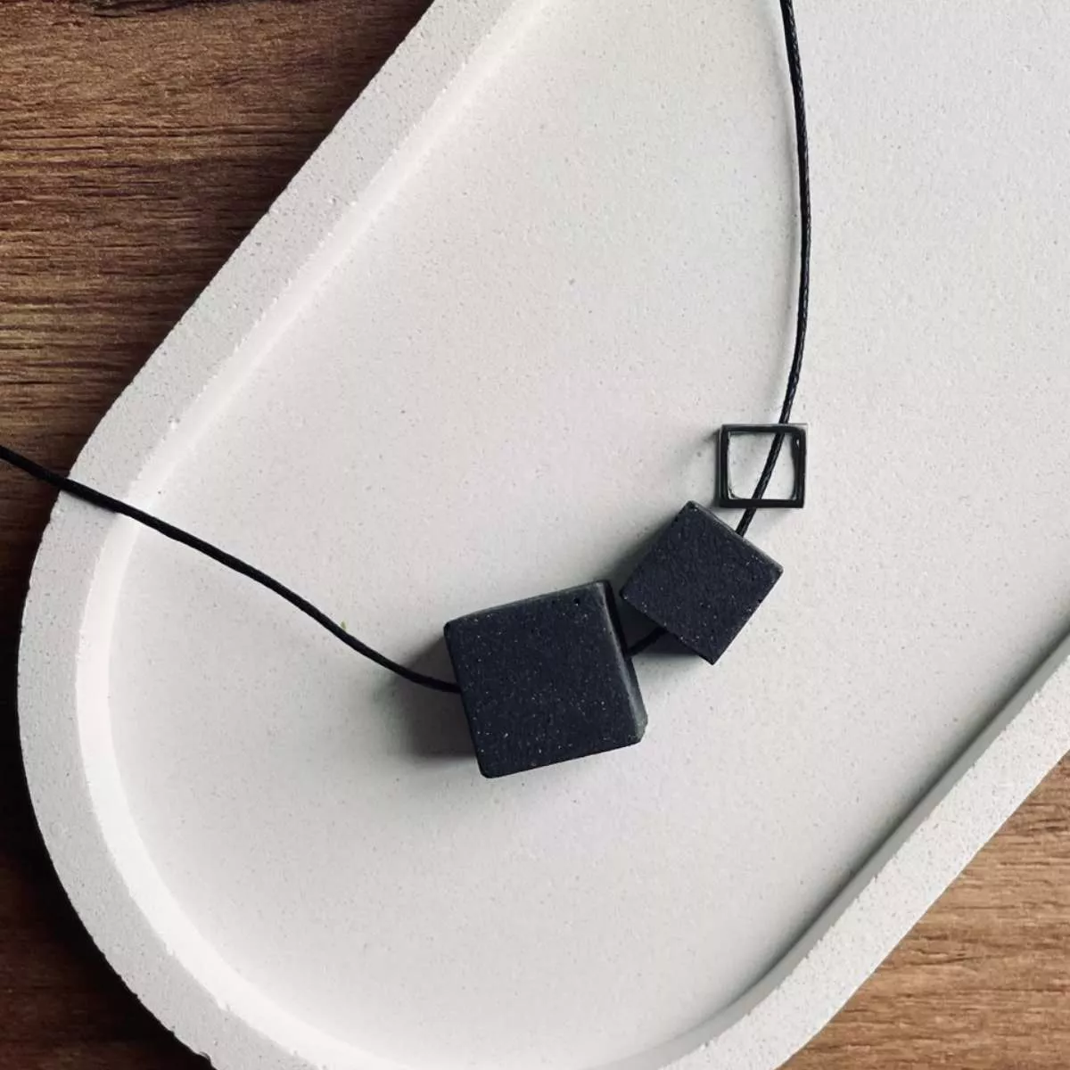 Triple Trouble Necklace Triple Trouble Necklace Χειροποίητη Κατασκευή λήιον